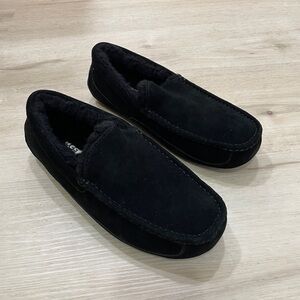 UGG Men’s Ascot Sheepskin Slipper Loafers